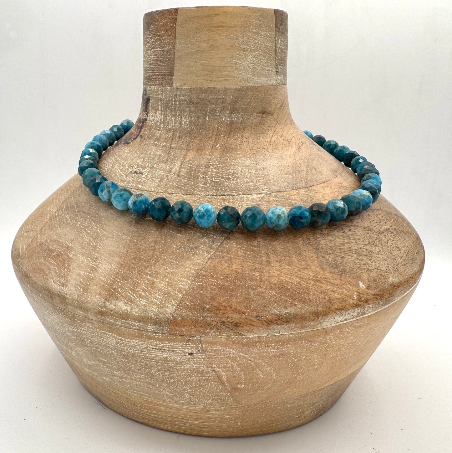 Necklace: Choker: Large Apatite with Chunky Brass Clasp