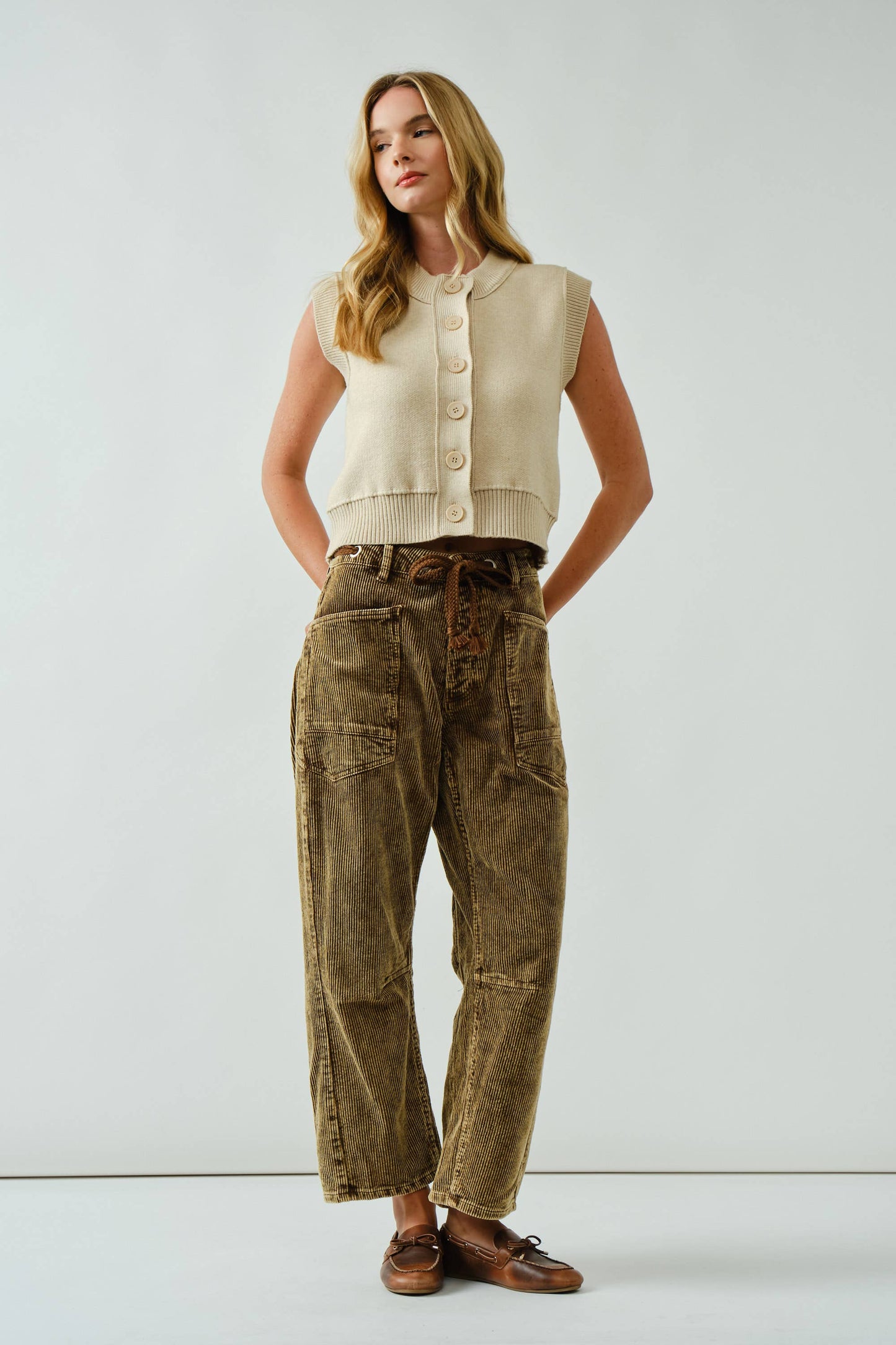 Barrel Corduroy Pants in Camel