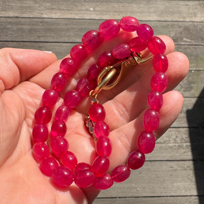 Necklace: Choker: Ruby