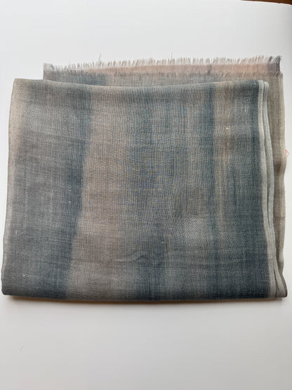 MARTYN THOMPSON Cashmere and silk "Cloud" scarf in blue with fringe edge detail - 28x71"