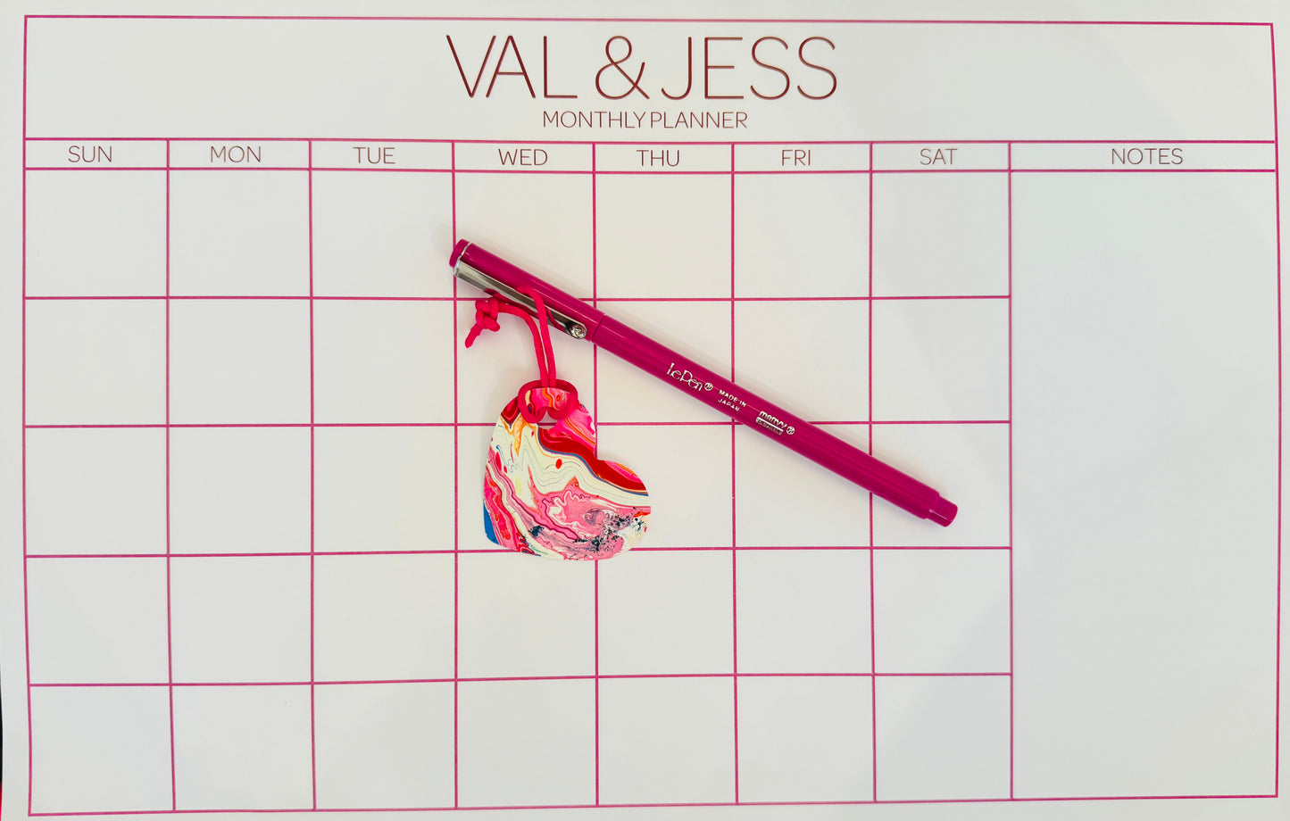 Val & Jess Blank 50 sheet Calendar pad with magenta LePen