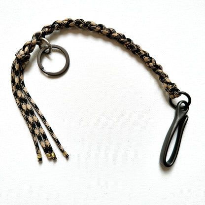Keychain: Paracord Wristlet with Large Gunmetal Fish Hook