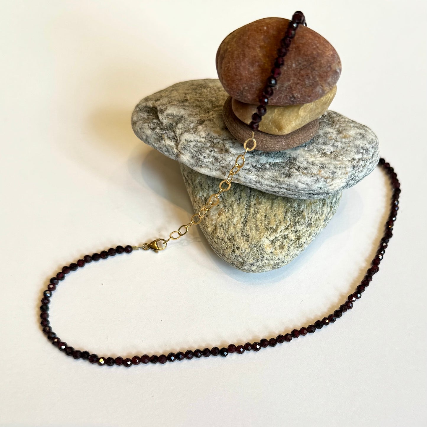 Necklace: Choker: Garnet