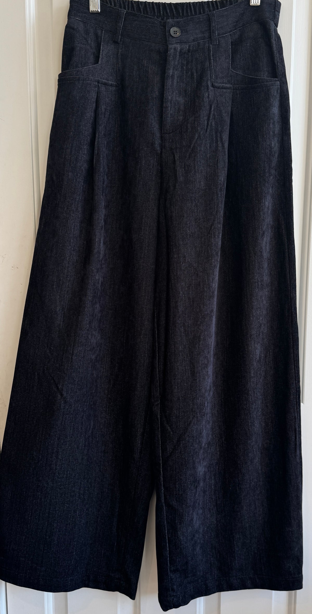 The KORNER PARIS Nina Widepants in Navy Denim Velvet