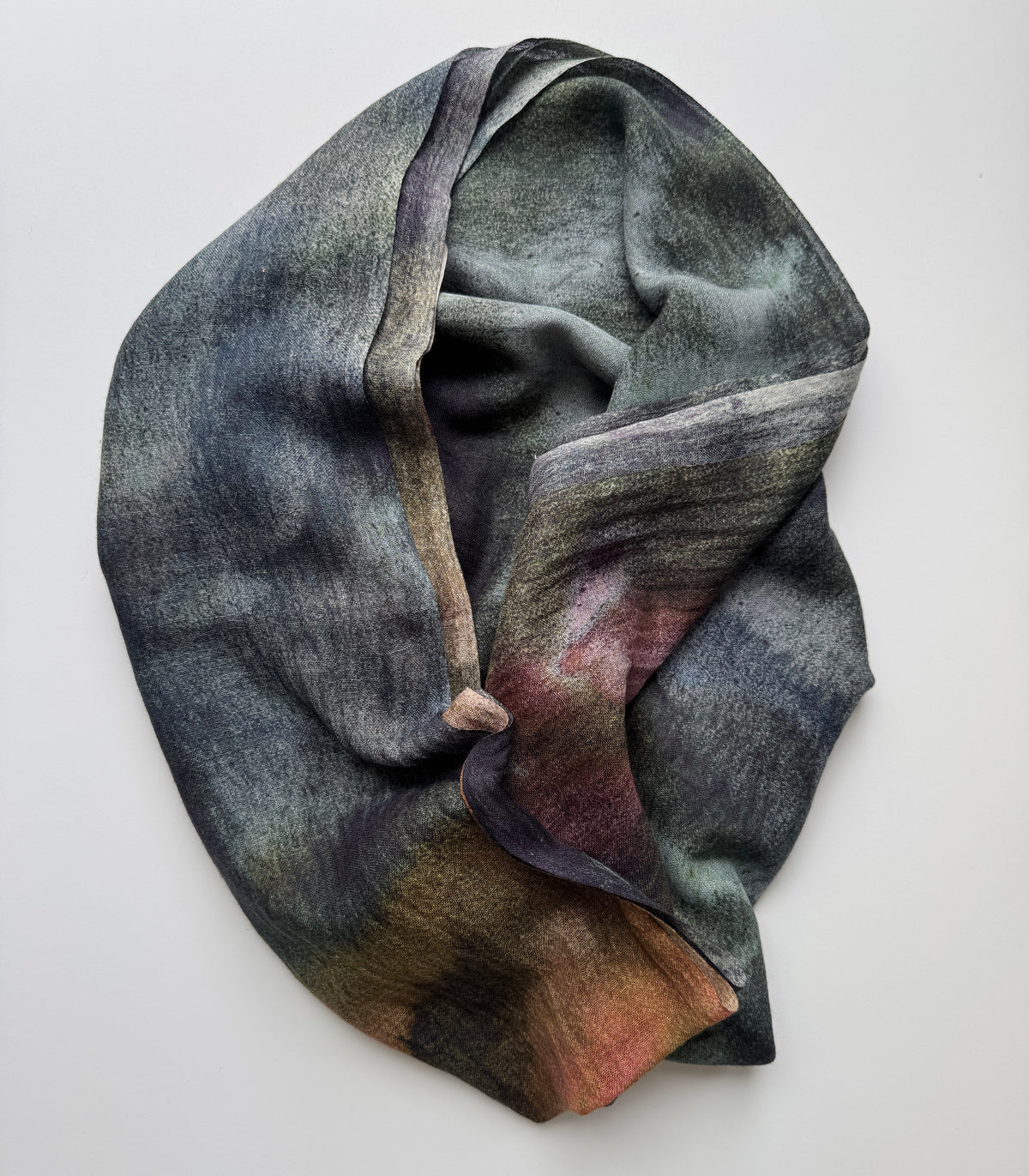 MARTYN THOMPSON Cashmere and silk "Peony" scarf in peach with fringe edge detail - 28x71"