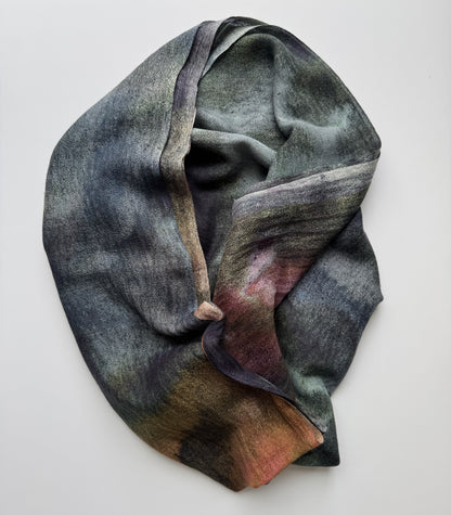 MARTYN THOMPSON Cashmere and silk "Peony" scarf in peach with fringe edge detail - 28x71"