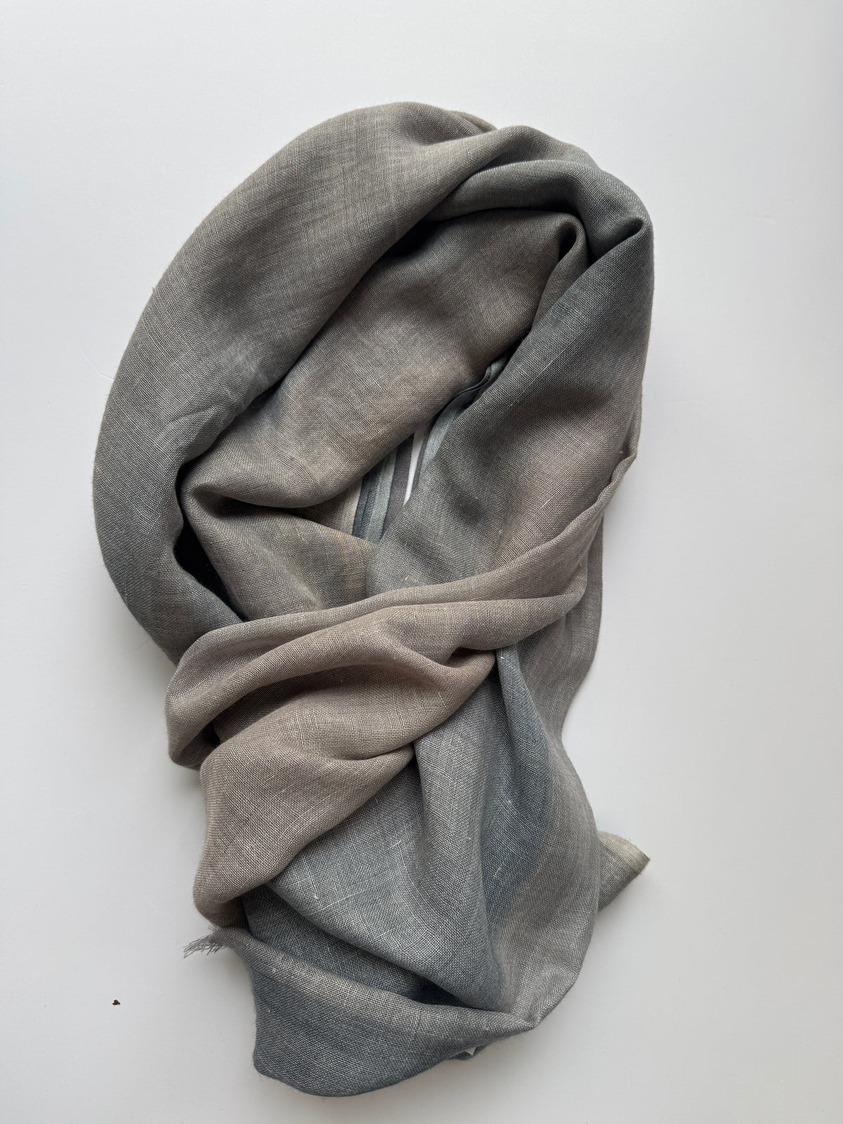 MARTYN THOMPSON Cashmere and silk "Cloud" scarf in blue with fringe edge detail - 28x71"