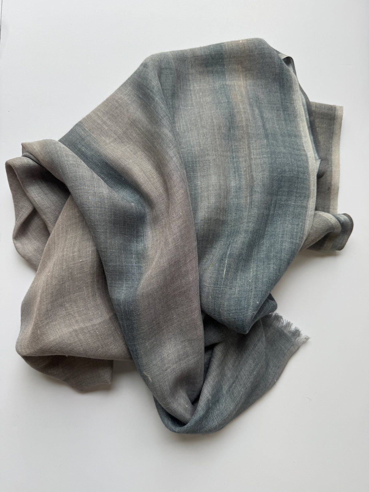MARTYN THOMPSON Cashmere and silk "Cloud" scarf in blue with fringe edge detail - 28x71"