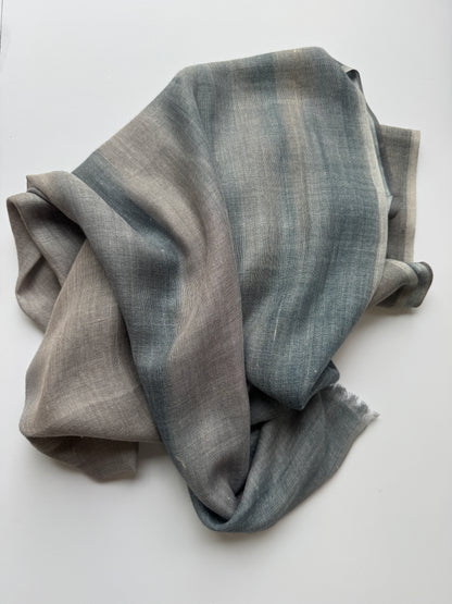 MARTYN THOMPSON Cashmere and silk "Cloud" scarf in blue with fringe edge detail - 28x71"