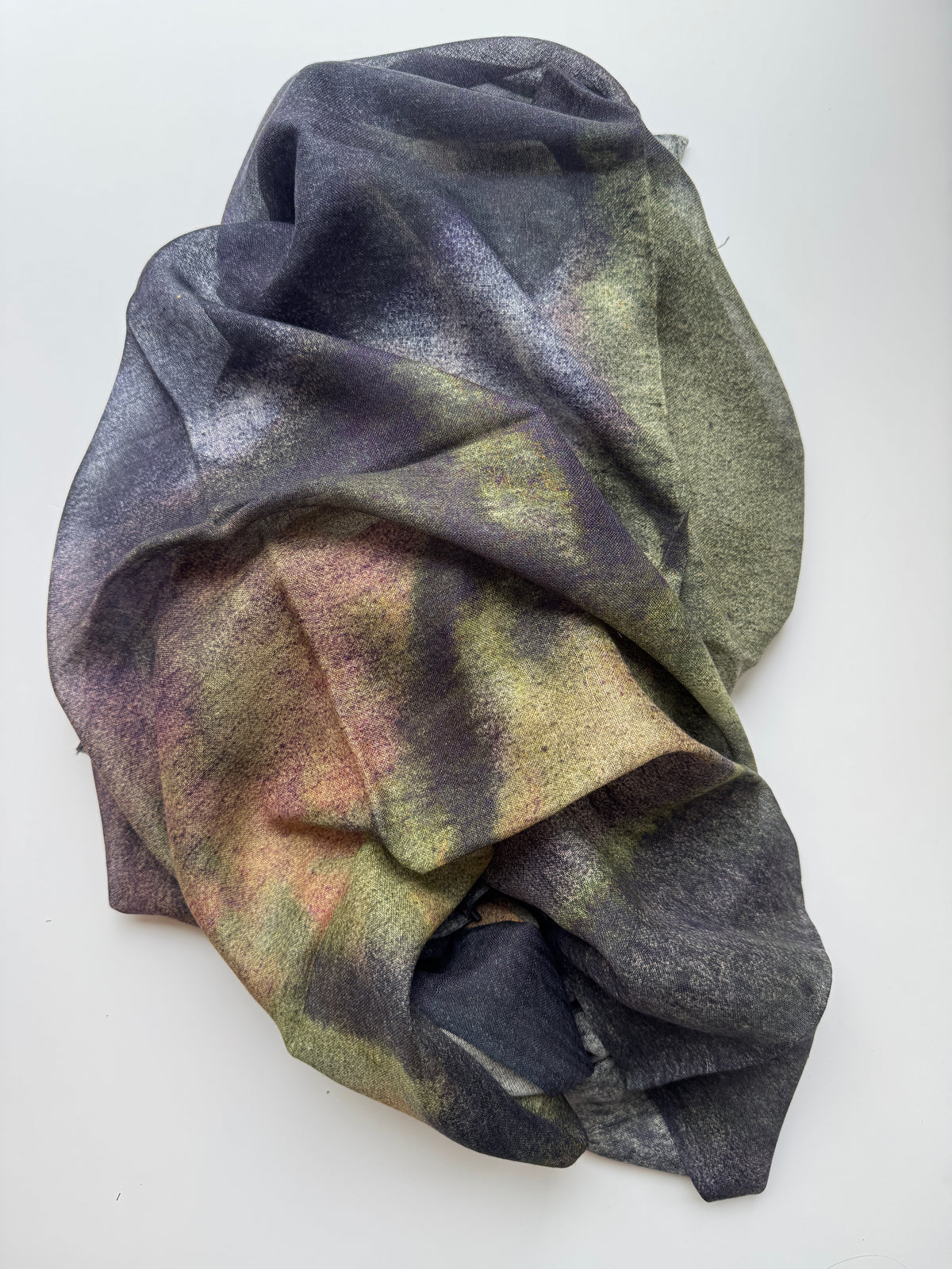 MARTYN THOMPSON Cashmere and silk "Peony" scarf in purple with fringe edge detail - 28x71"