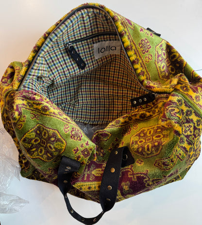 LALLA Carpet  Weekender Bag in Green