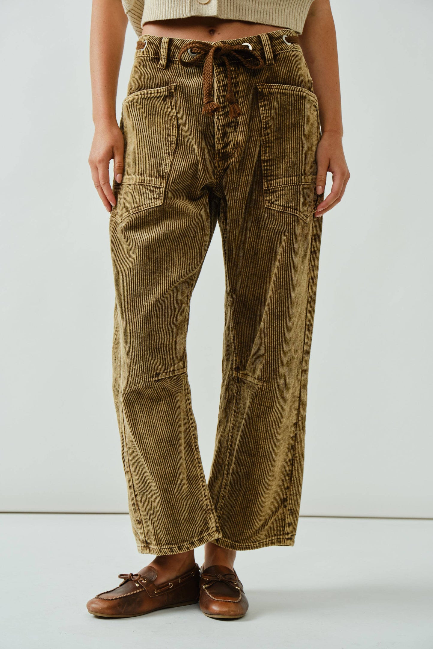 Barrel Corduroy Pants in Camel