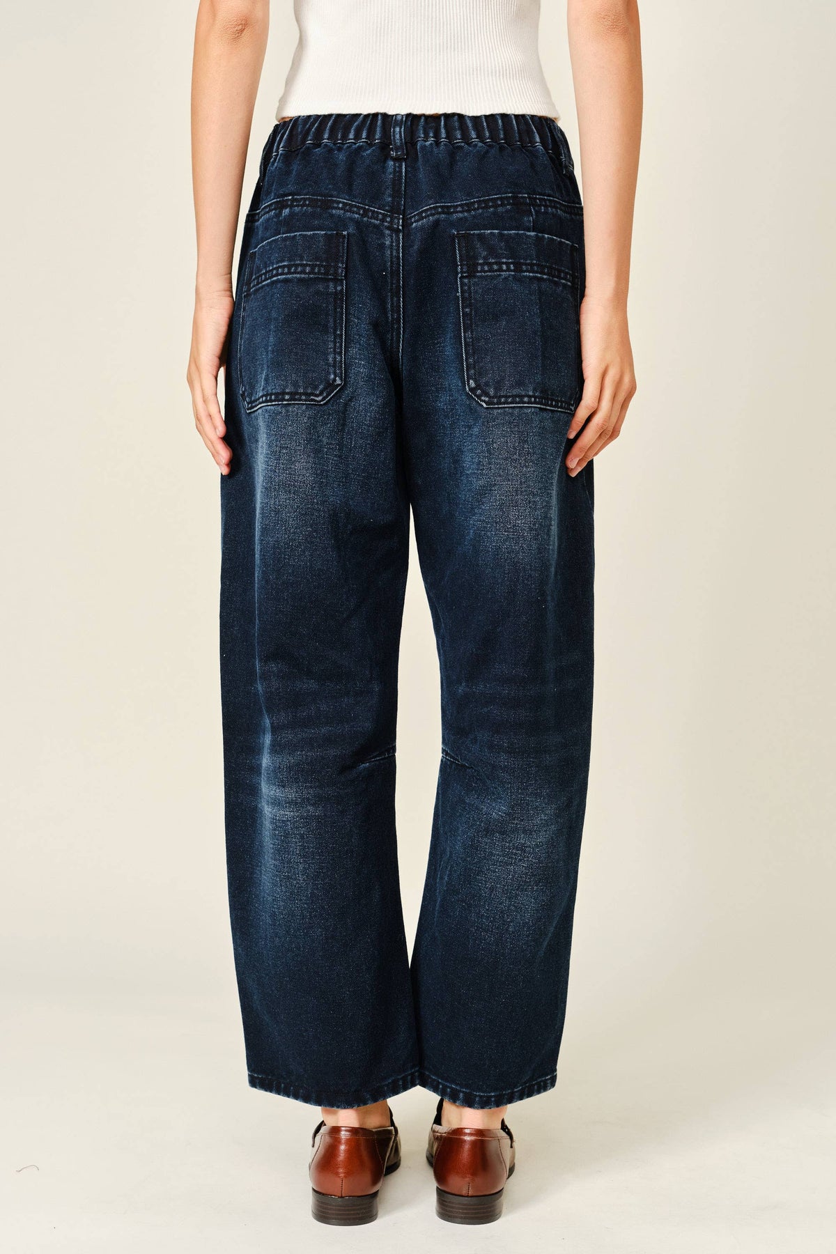 DARK WASHED BARREL JEANS